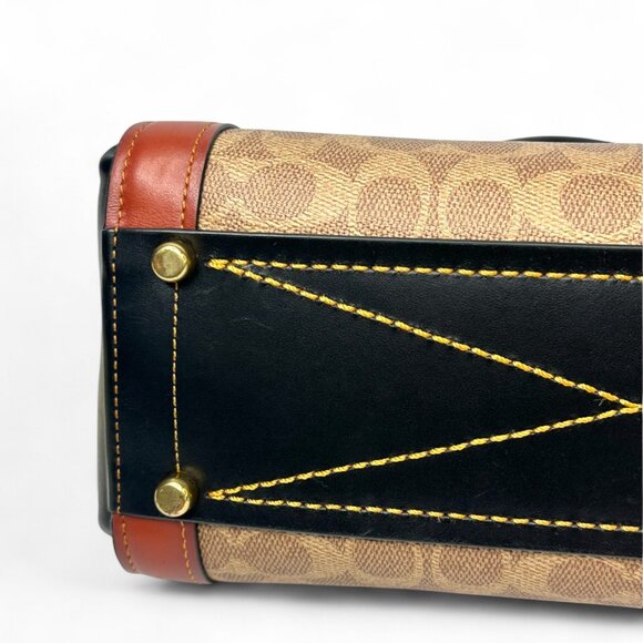 Coach 1941 Troupe Carryall in Signature Canvas - Picture 11 of 13